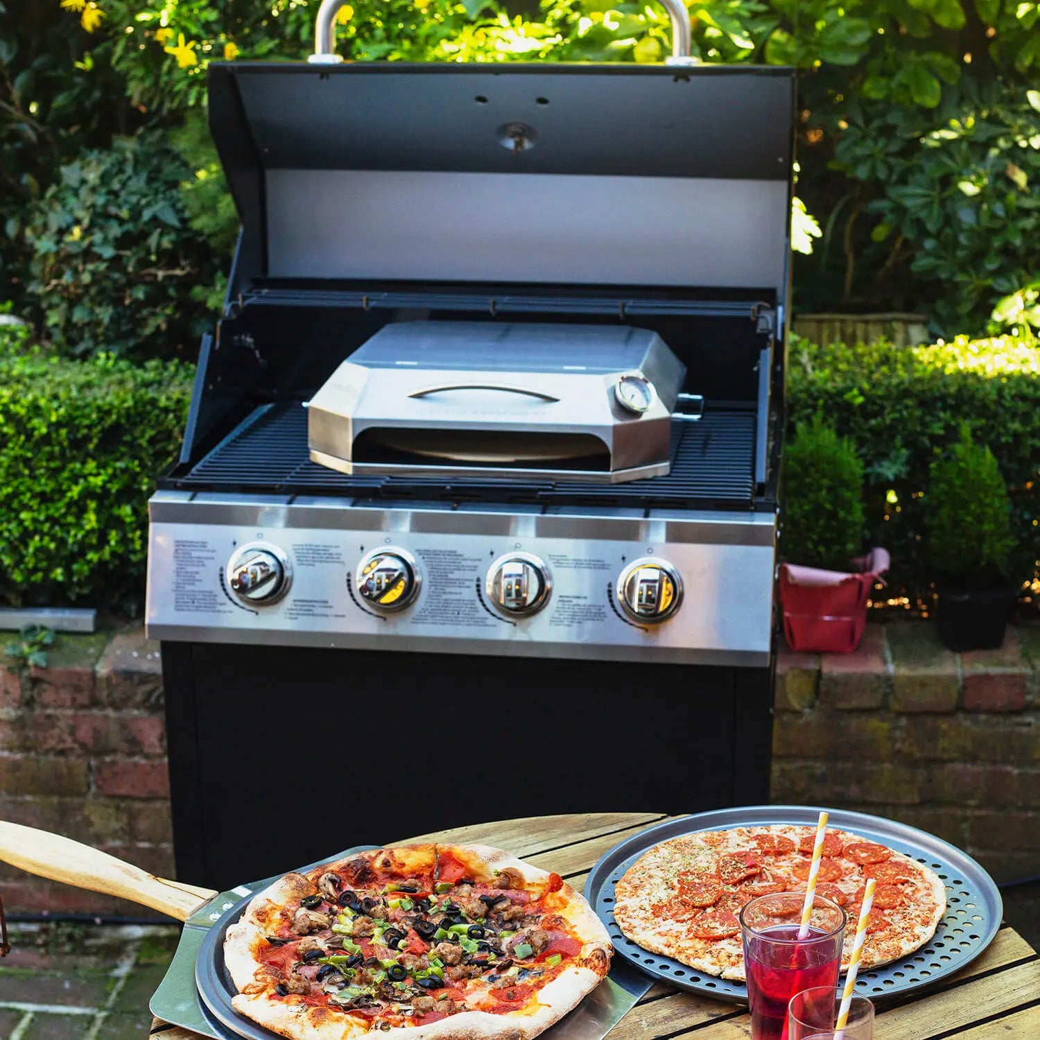 onlyfire Pizza-opzet met thermometer, pizzacover voor gasbarbecue onlyfire Pizza-opzet met thermometer, pizzacover voor gasbarbecue